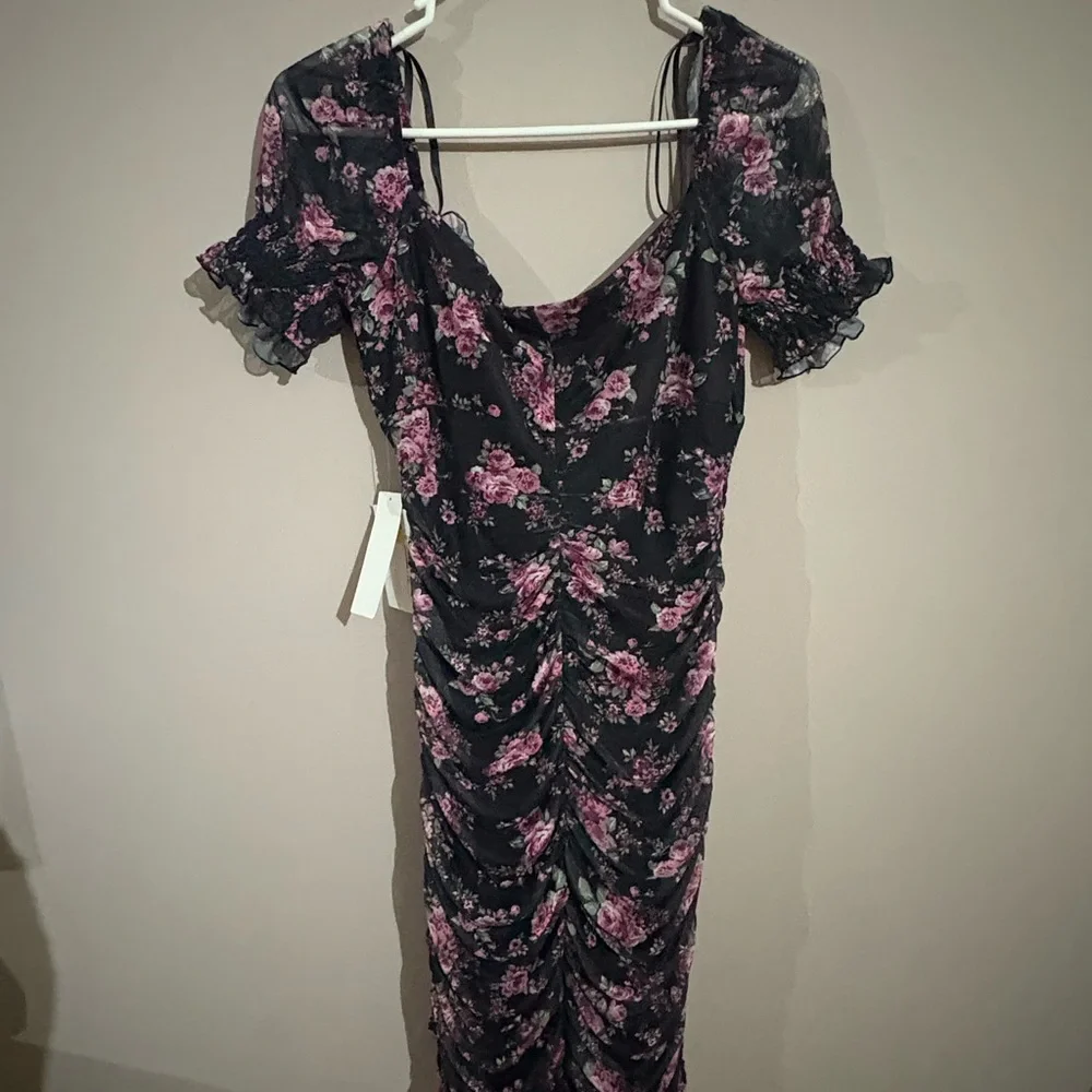 Floral ruched bodycon mini dress NWT - Picture 4 of 4